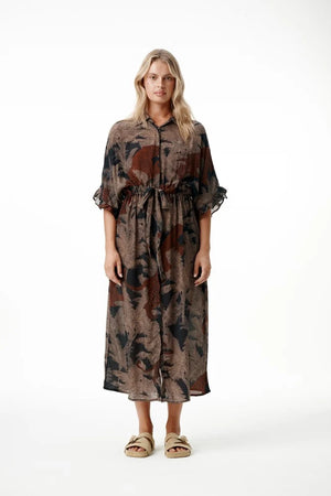 oneseason Jasmine Dress in Palm Safari Black/Camel
