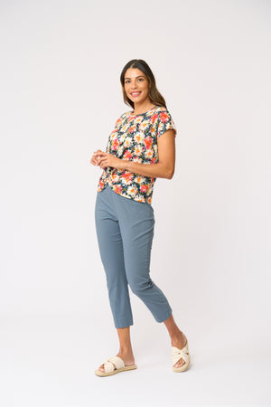 Foil Fuss Free Taper Trapeze Capri Pant in Ocean View