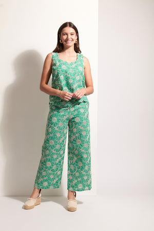 Foil Flower-Ful Shell Top in Green Flower