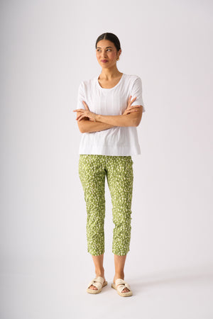 Foil Fuss Free Taper Trapeze Capri Pant in Meadow Print
