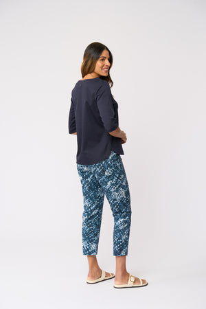 Foil Fuss Free Taper Trapeze Capri Pant in Dreamweaver Print