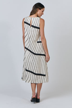 Naturals by O & J Linen Sleeveless Dress in Isobars