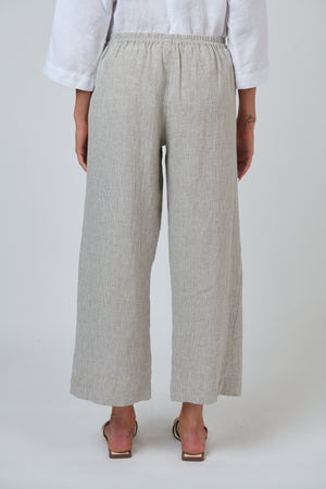 Naturals by O & J Linen Pant in Mousse