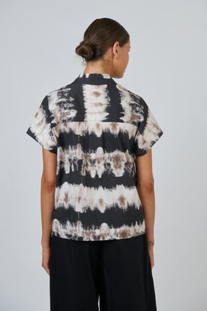 Naturals by O & J Collared Cotton Top in Eruption