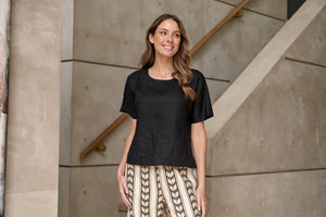 Naturals by O & J Linen Tee in Black