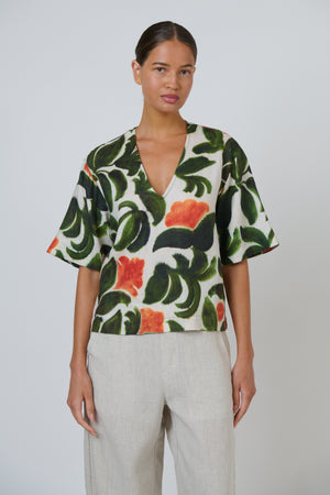 Naturals by O & J Escape Linen Top in Tuileries