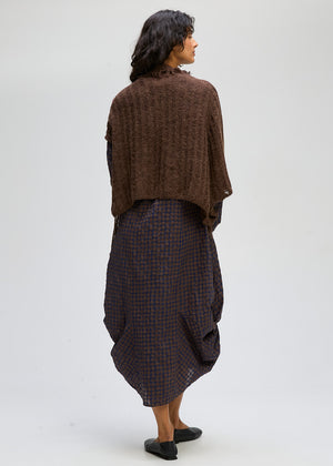 LD&CO Knitwear in Shrug With Pin in Cocoa