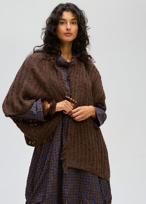 LD&CO Knitwear in Shrug With Pin in Cocoa