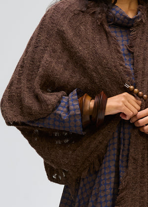 LD&CO Knitwear in Shrug With Pin in Cocoa