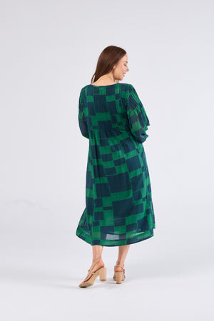 Au Hasard D'un Voyage 3/4 Sleeve Dress in Irregular Squares