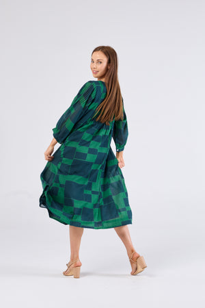 Au Hasard D'un Voyage 3/4 Sleeve Dress in Irregular Squares
