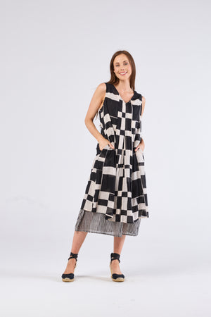 Au Hasard D'un Voyage Sleeveless Dress in Square and Stripes