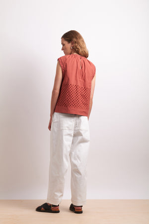 Neris Spot On Top in Cinnabar