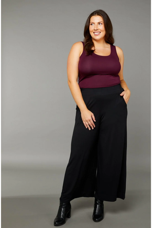 Tani Scoop Neck Fitted Tank Top in plain colours