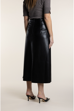 Two-T's Clothing Vegan Leather Skirt in Black