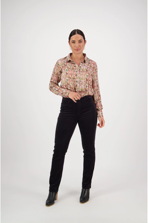 Vassalli Slim Leg Full Length Widewhale Cord Pull On in Charcoal