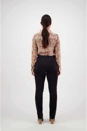 Vassalli Slim Leg Full Length Widewhale Cord Pull On in Charcoal