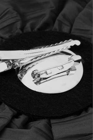 Masai Renna Brooch in Black