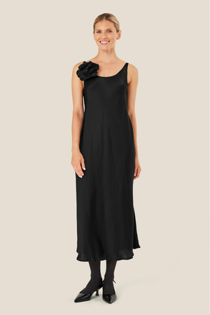 Masai Renna Brooch in Black