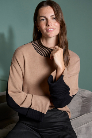 Surkana Two-tone sweater with elastic perkins collar in Beige
