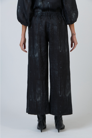 Naturals by O & J Linen Pant in Moonbeam Print