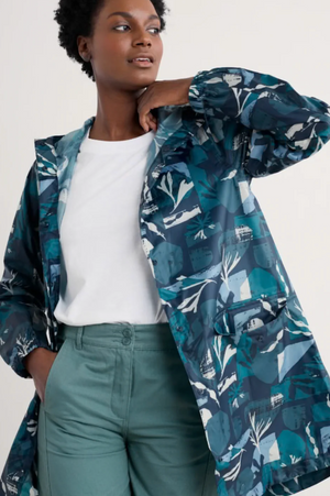 Seasalt Cornwall The Pack It Jacket in Marine Forms Lake