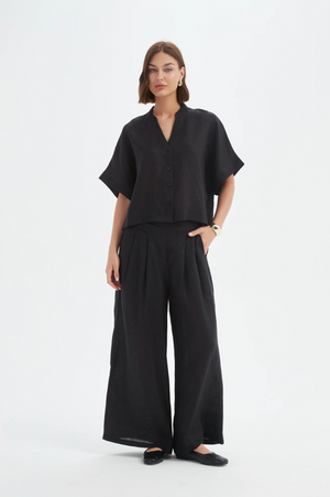 Tirelli Boxy Button Linen Shirt in Black