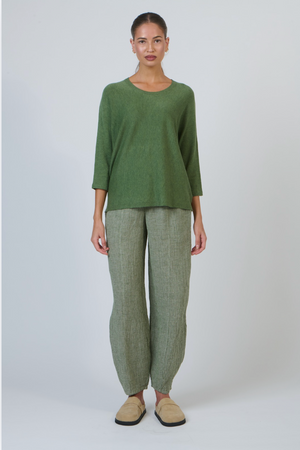 Olive et Julie Three Quarter Sleeve Round Neck Fine Knit Top in Sap Green