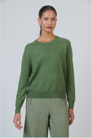 Olive et Julie Long Sleeve Round Neck Fine Knit Top in Sap Green