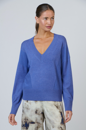 Olive et Julie Long Sleeve V Neck Fine Knit Top in Lake