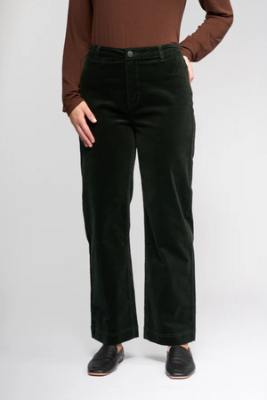 Vassalli Market Cord Straight Leg Ankle Grazer Pant in Forest
