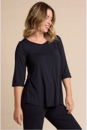 Tani 3/4 sleeve Tilly scoop neck swing top