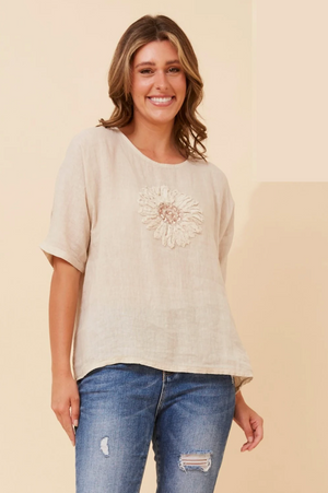Bottega Moda Short Sleeve Floral Applique Top in Linen