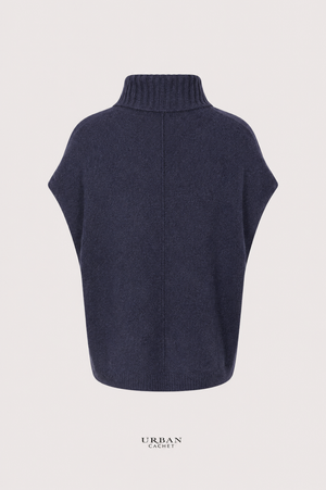 Mansted Denmark Zo Bee Yak Popover in Plum