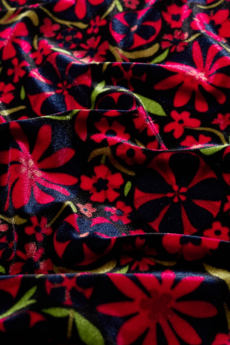 Seasalt Cornwall Mahonia Dress in Folky Flowers Onyx Carmine