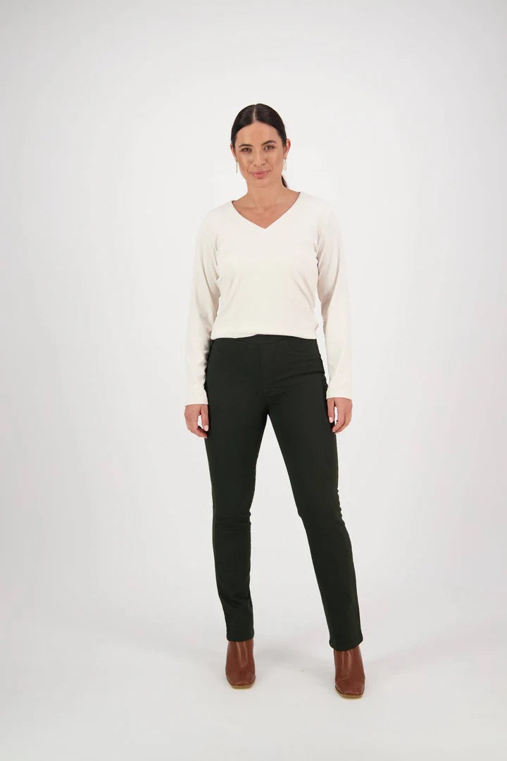 Vassalli Bay Slim Leg Full Length Knit Pull On in Forest