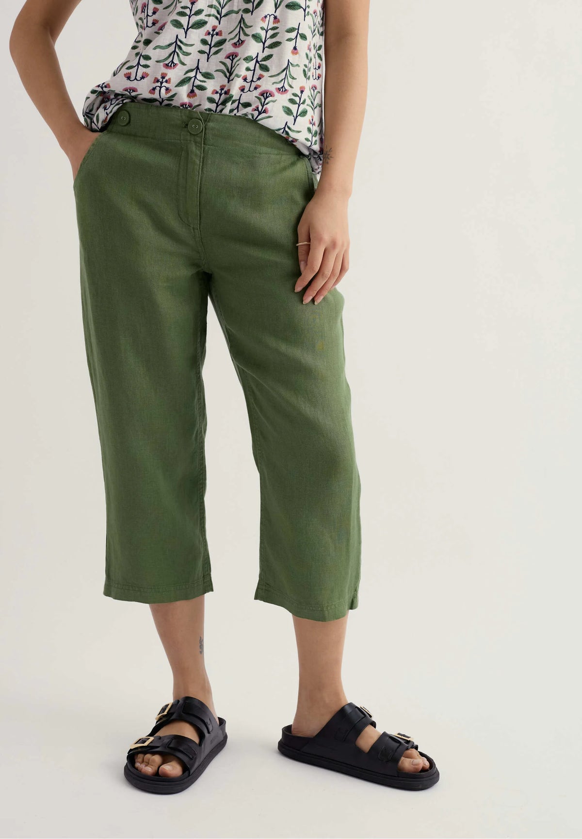 Seasalt Brawn Point Crop Pants in Dried Basil