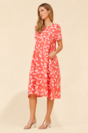 Bottega Moda Short Sleeve Dress in Leaf Print Corallo