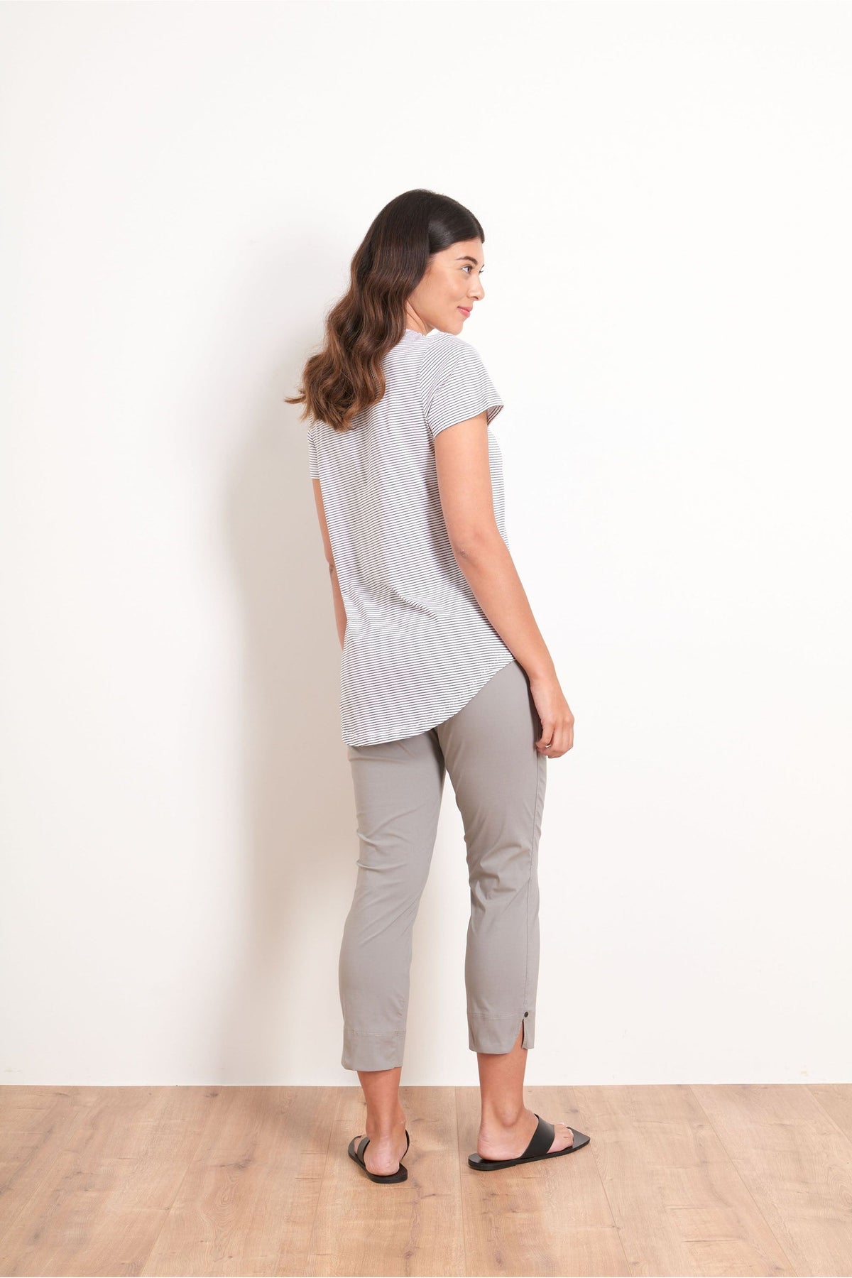 Foil Riveting 7/8 Taper Trapeze Pant in Pebble