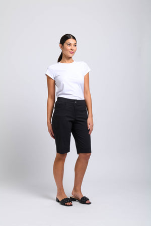 Foil Tee Off Short in Black