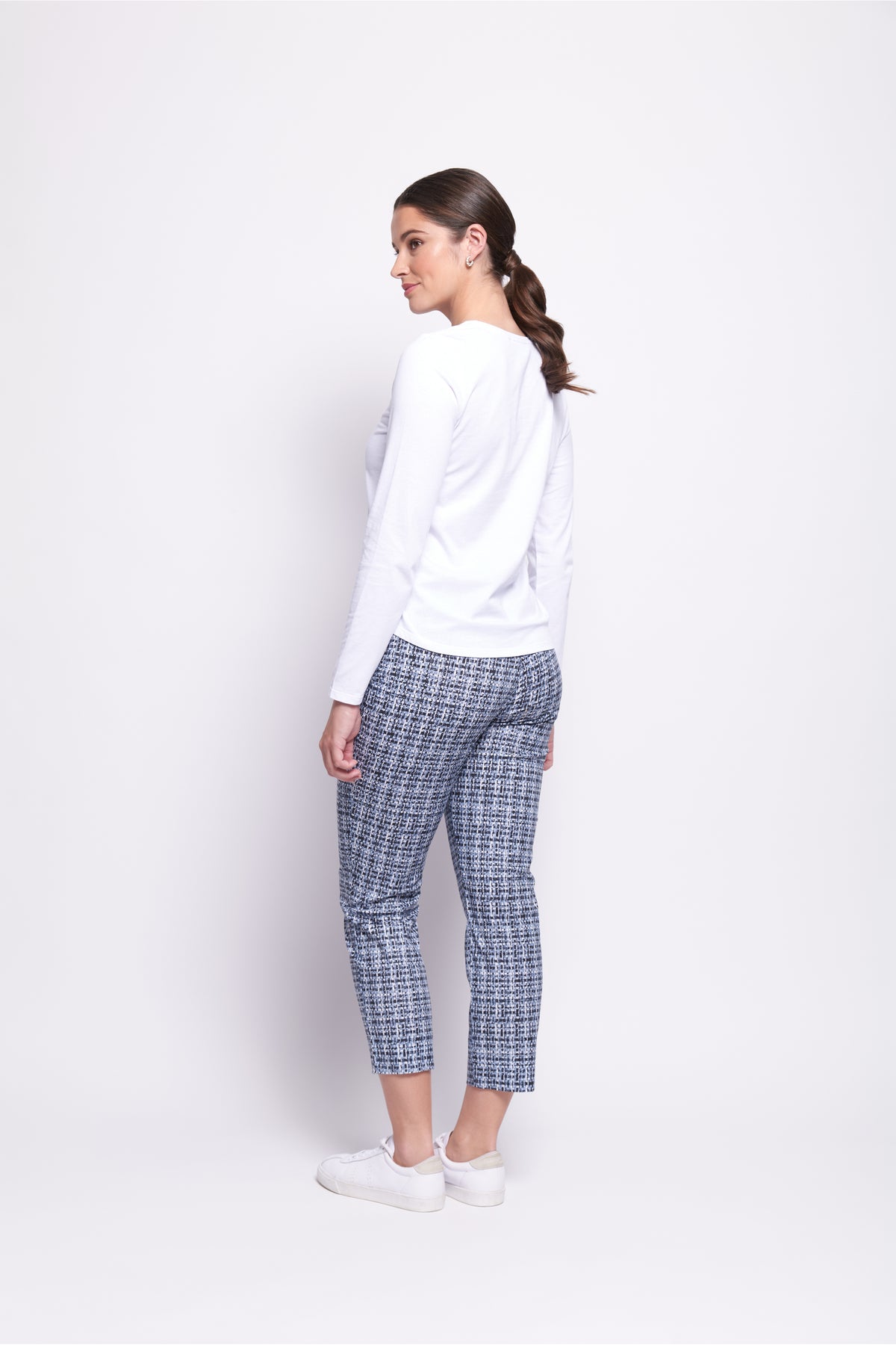 Foil Fuss Free Taper Capri Trapez Pant in Masquerade Print