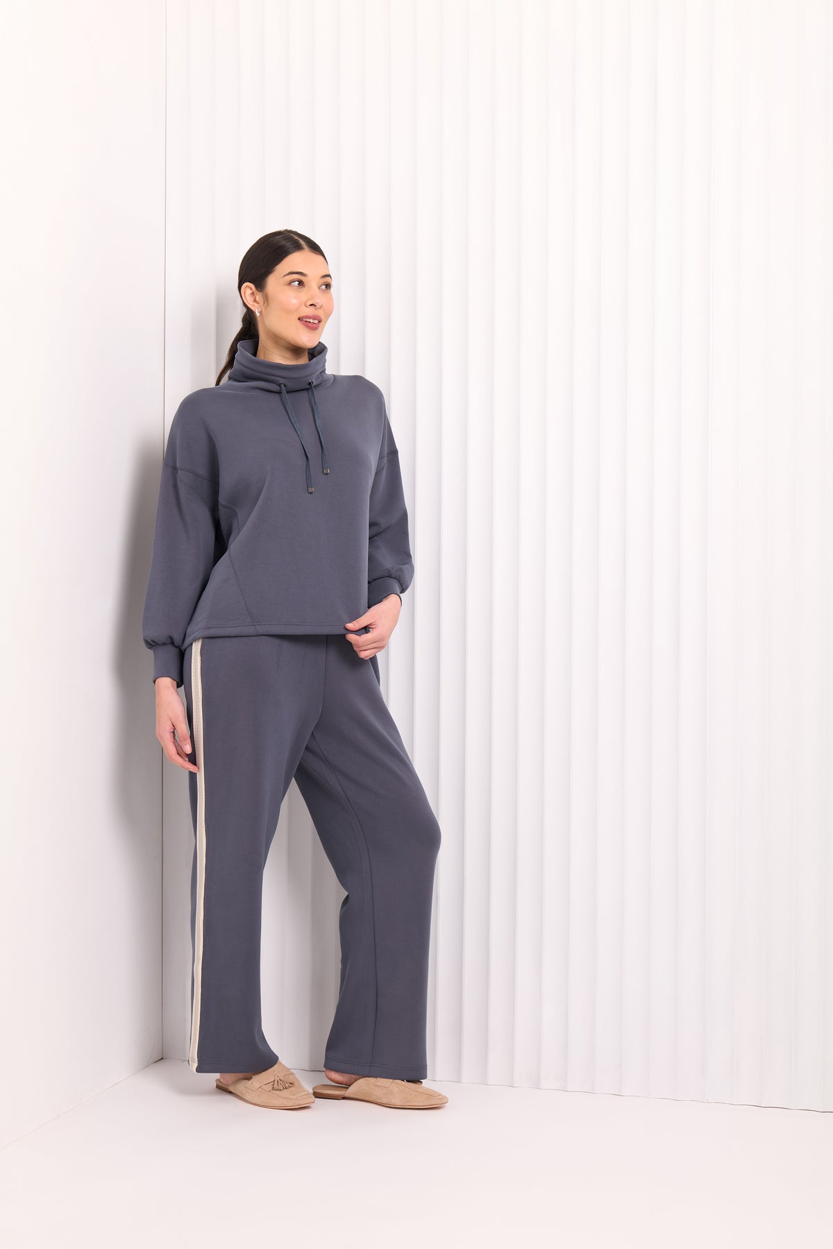 Foil Suite Dream Jogger in Slate