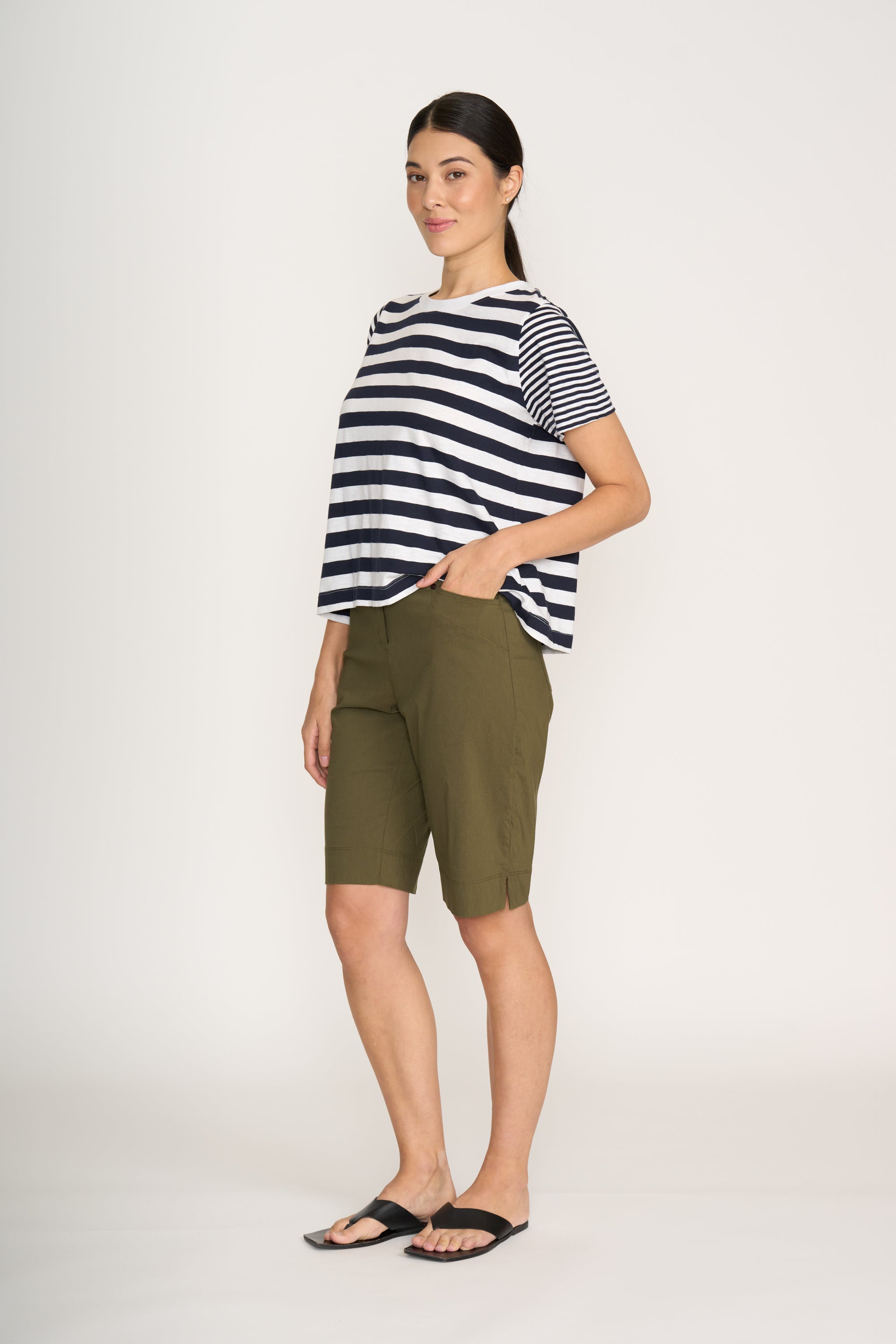 Foil Tee Off Short in Kelp