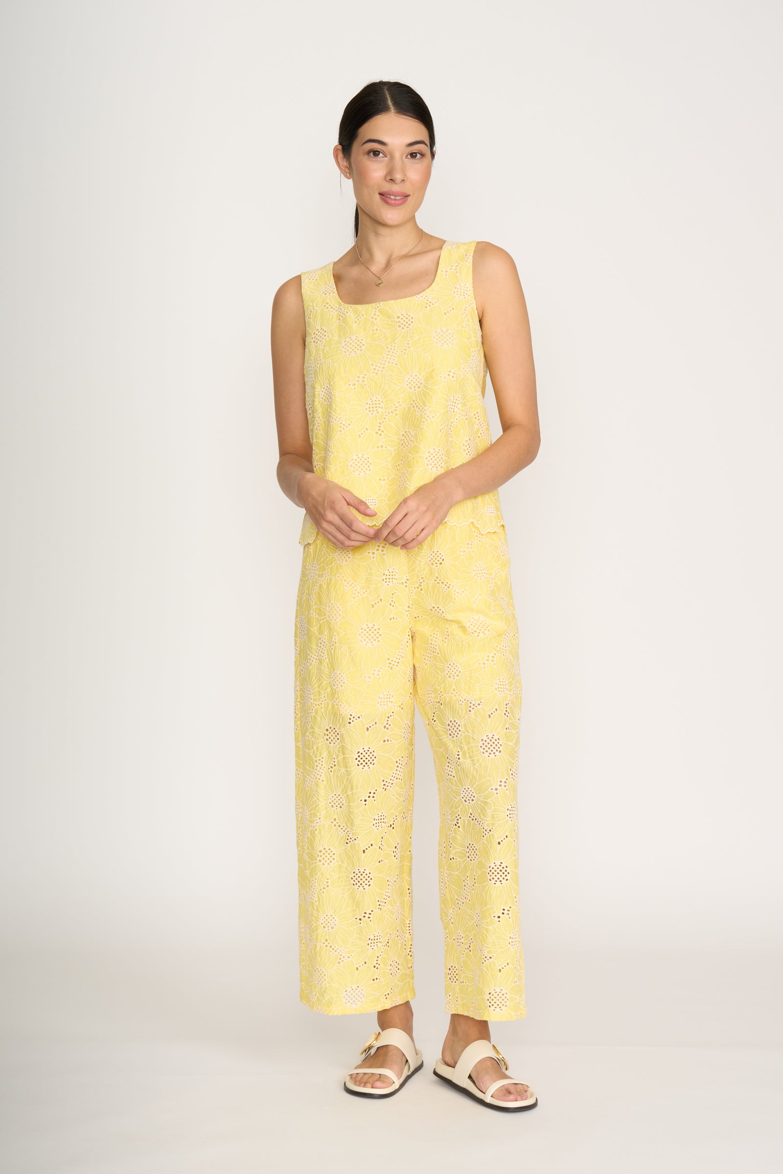 Foil Juicy Details Pant in Yellow Flower