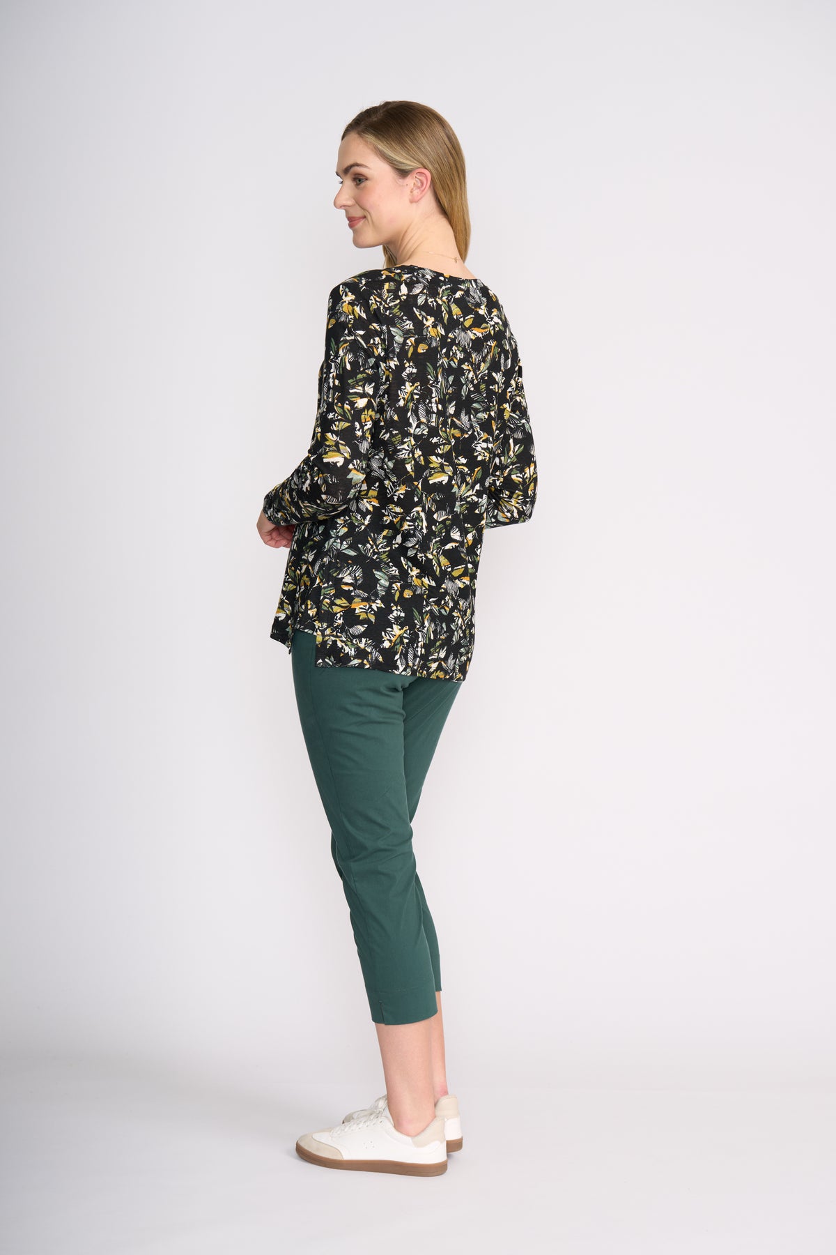 Foil Fuss Free Taper Trapeze Capri Pant in Sea Moss