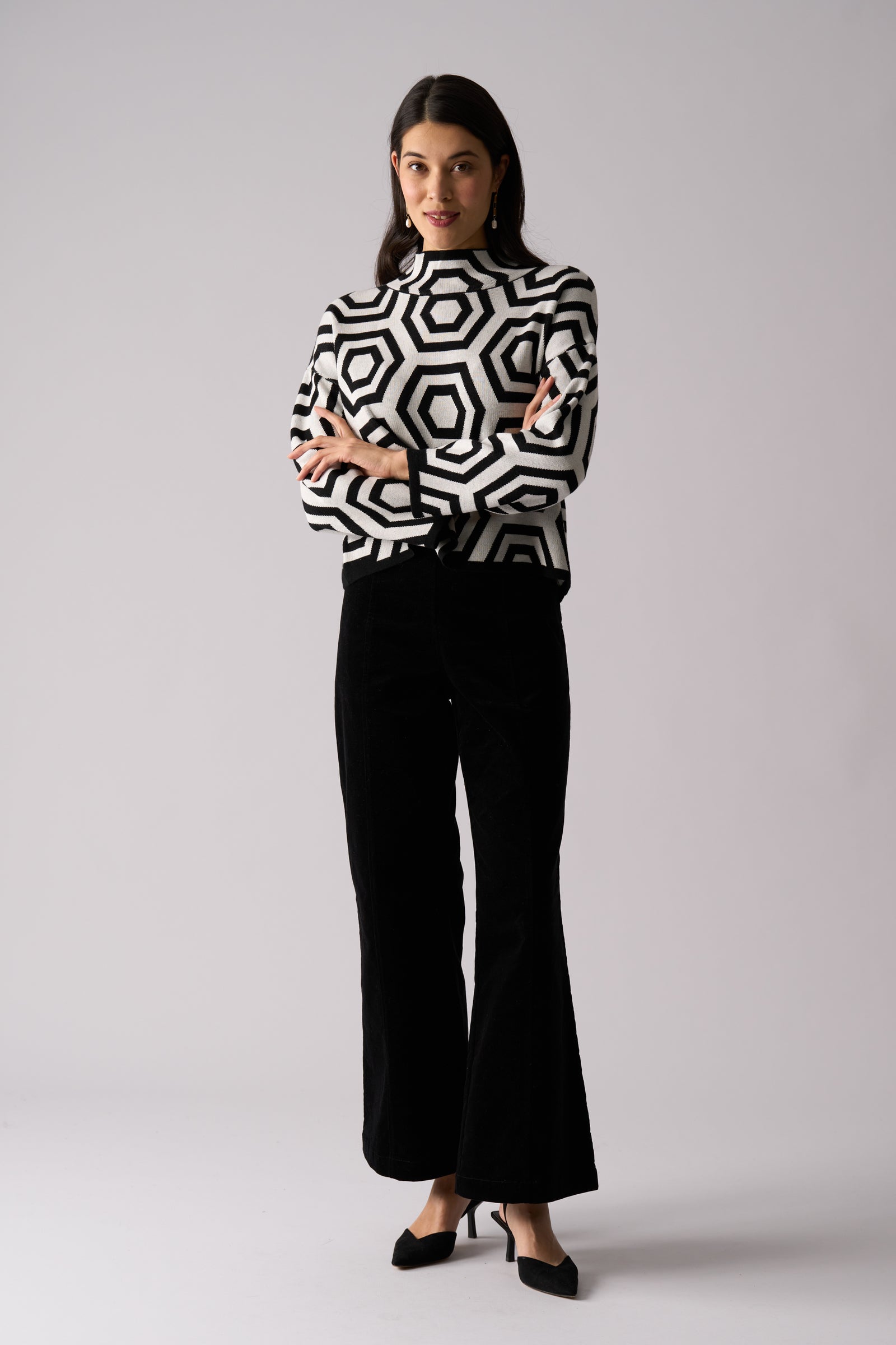 Foil Bee Bold Sweater in Black Hex