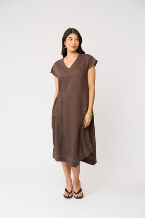 Foil Point Of View Dress in Cocoa