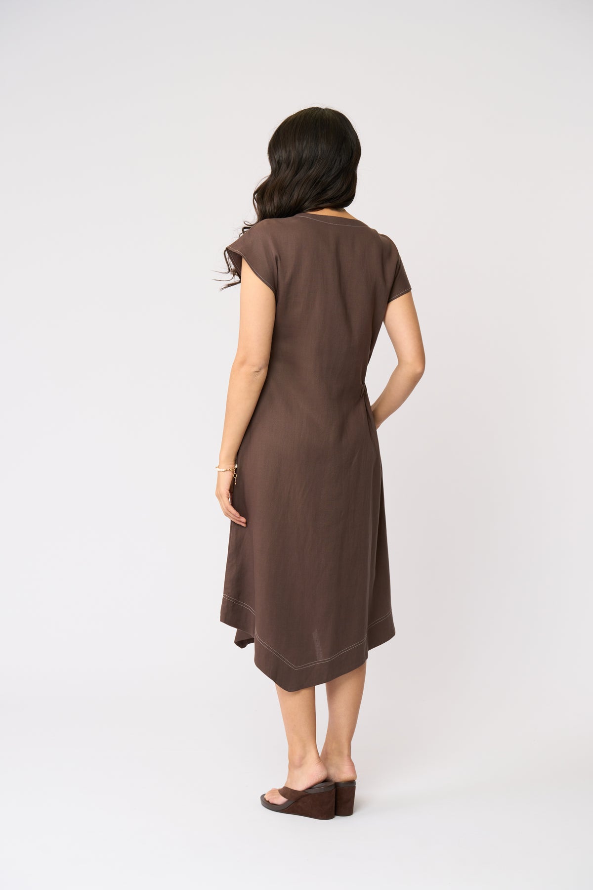 Foil Point Of View Dress in Cocoa