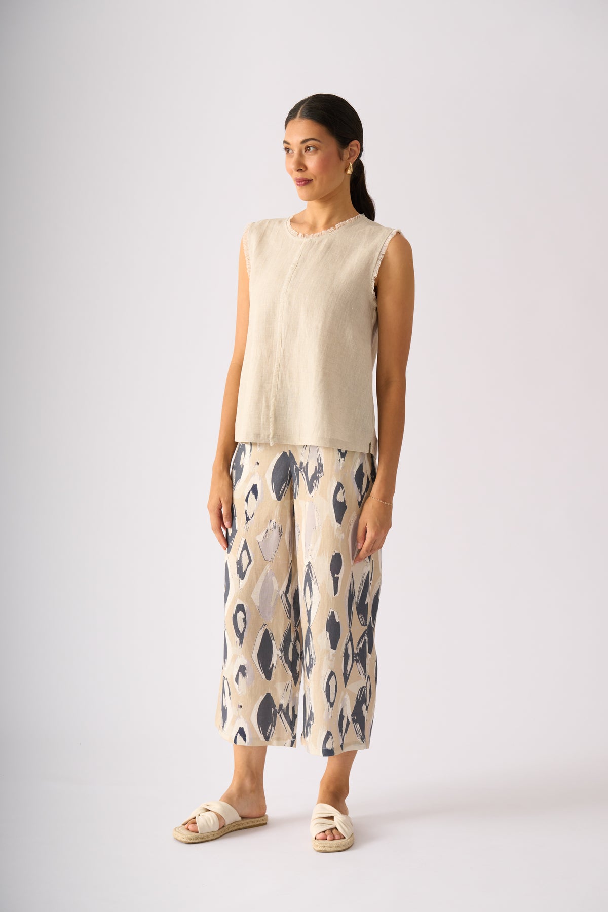Foil Act Natural Shell Tank in String