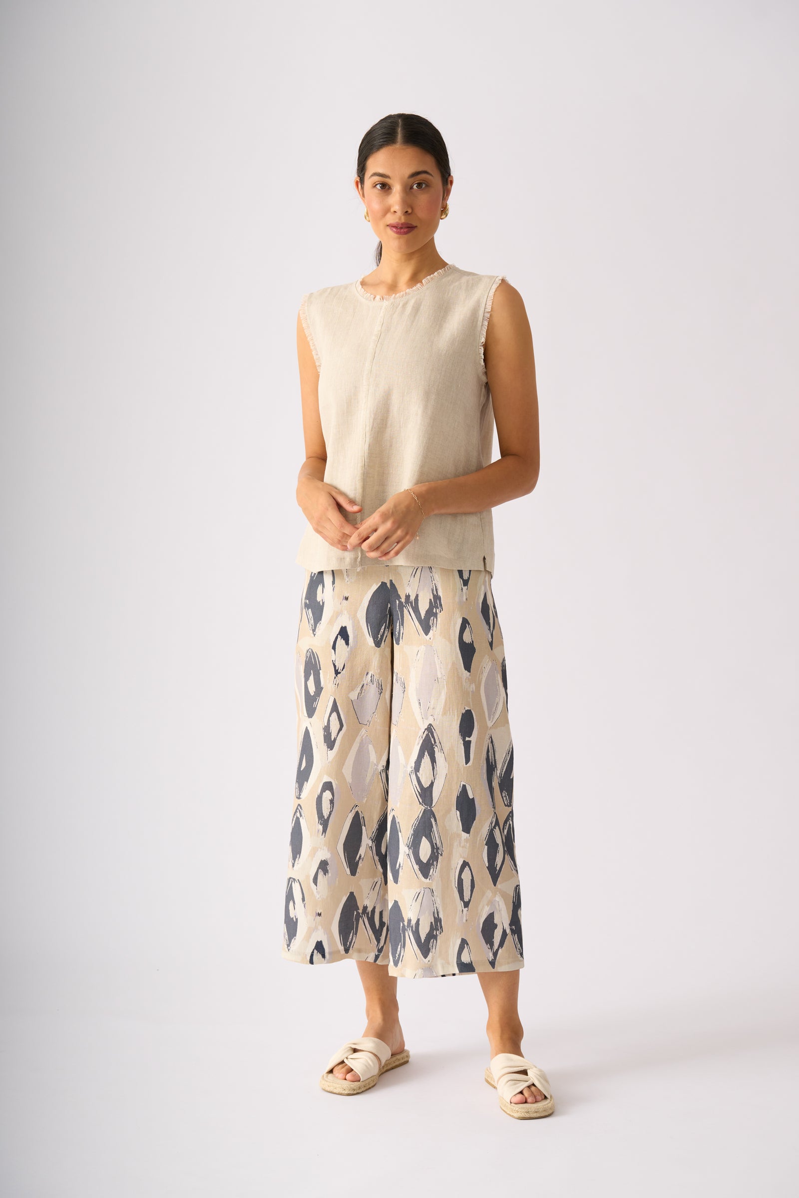 Foil Act Natural Shell Tank in String